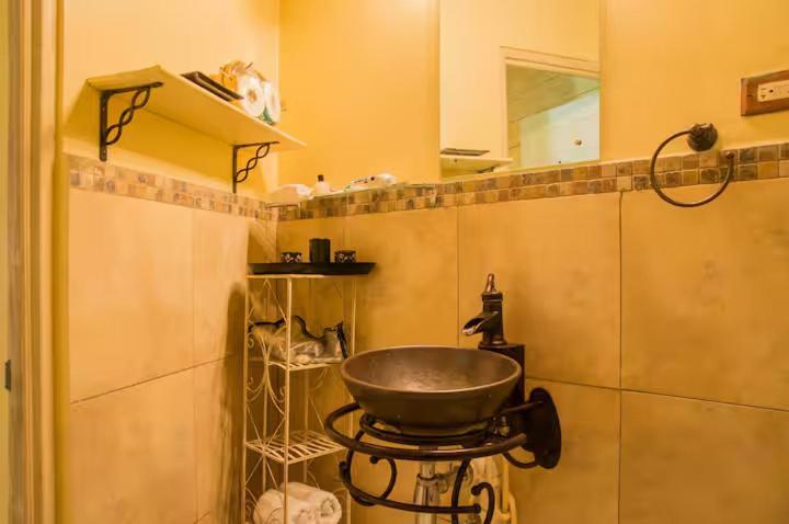 One32 Guesthouse Bejeweled Kingston Luaran gambar