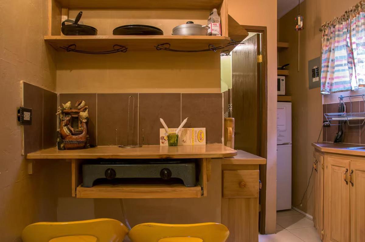 One32 Guesthouse Bejeweled Kingston Luaran gambar